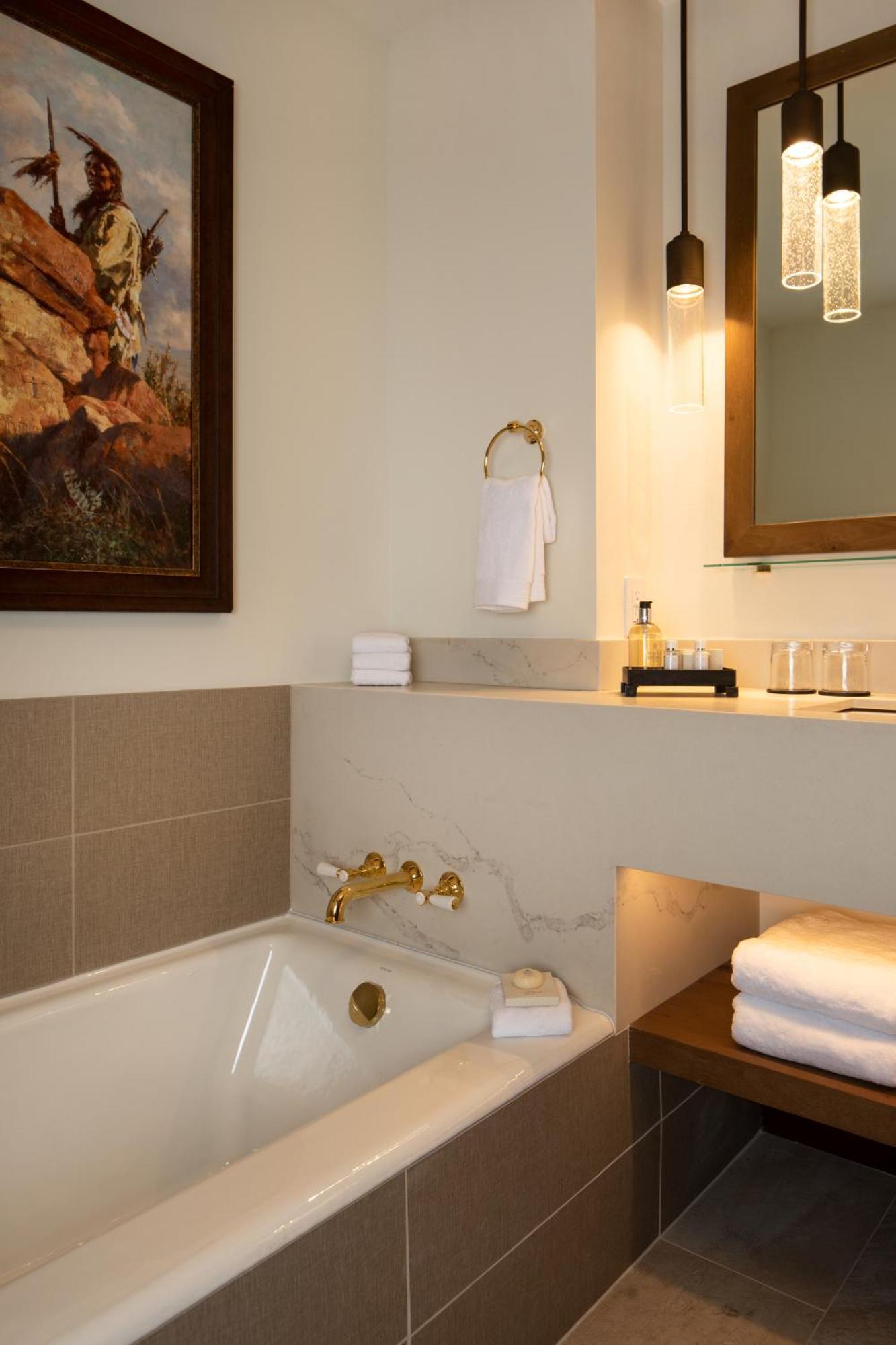 The Rusty Parrot And Hotel 4*